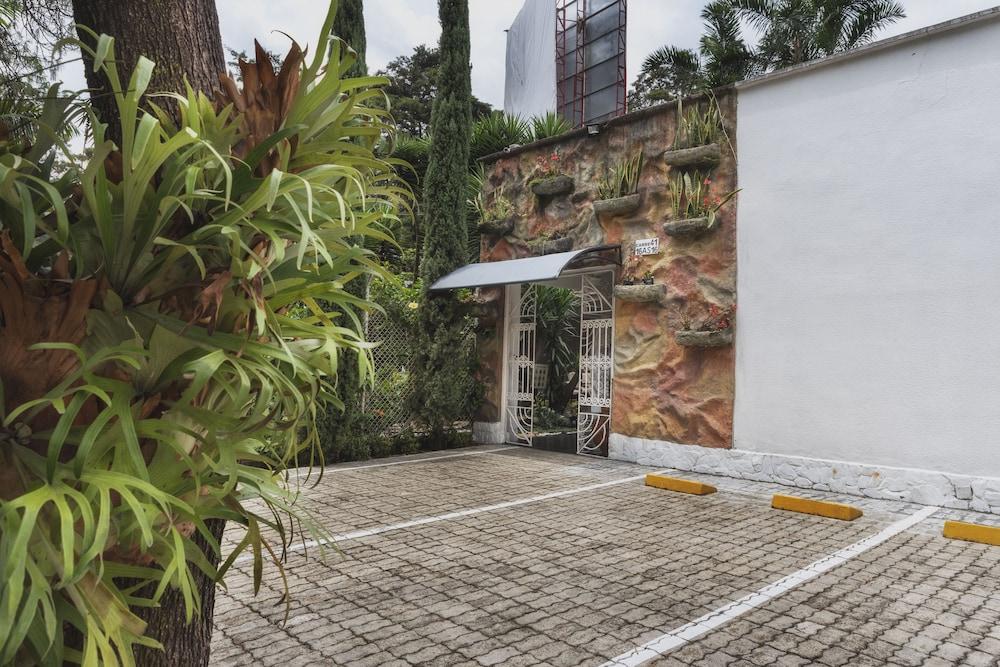 Hotel Aromax Del Campestre 麦德林 外观 照片