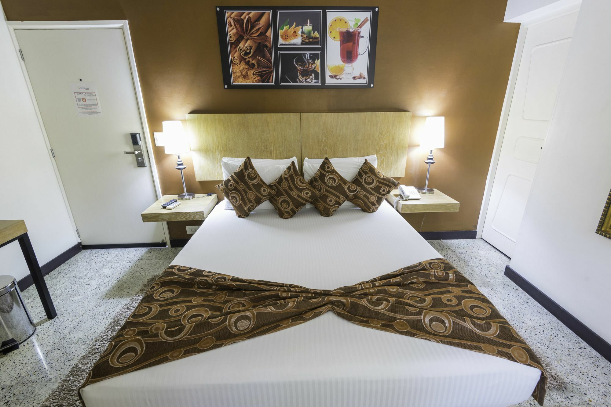 Hotel Aromax Del Campestre 麦德林 外观 照片